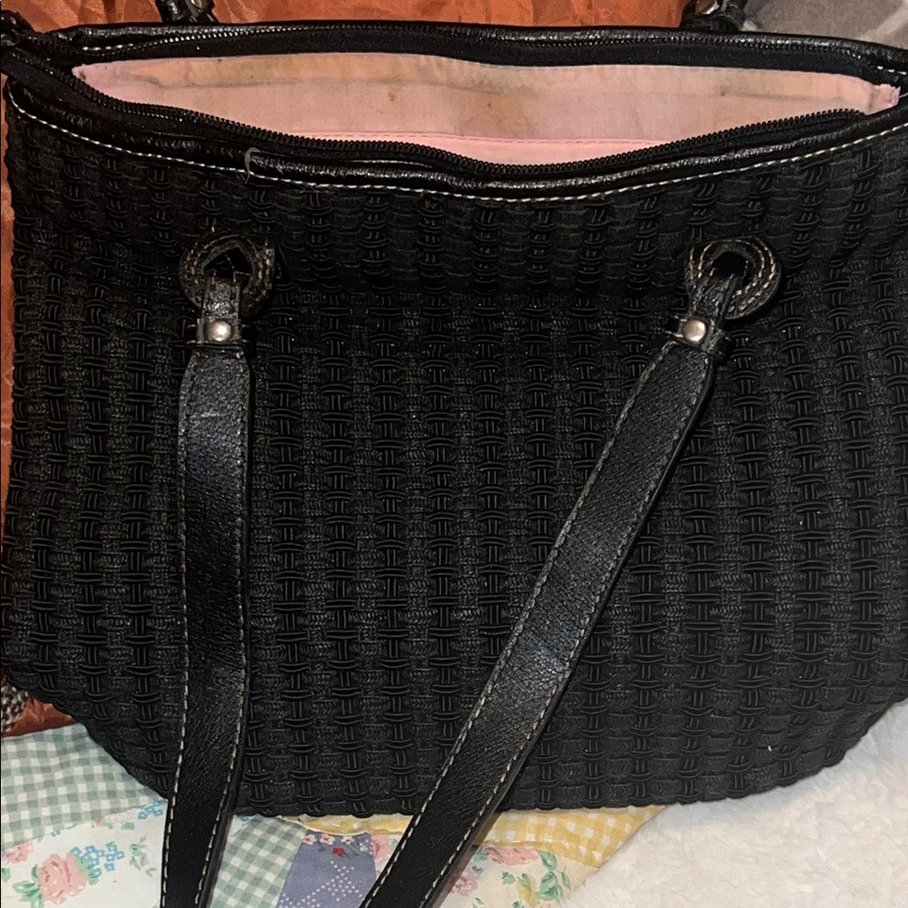 Liz Claiborne Black Woven Crossbody Bag with Pink Lining